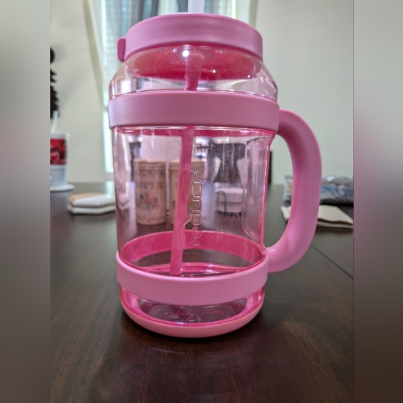 Reduce water container - Picture 1 of 5